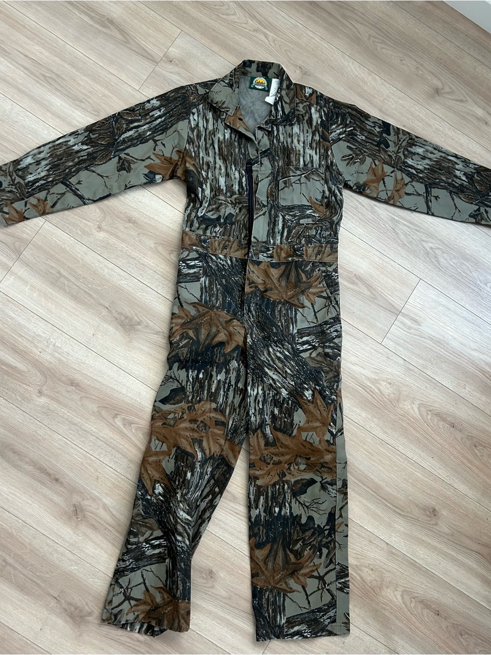 Cabela's Green and Brown Camouflage Youth Jacket
